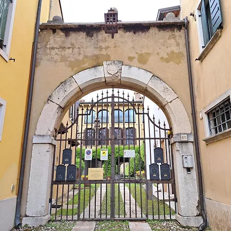 Corte Violeti La Ruota شقة
