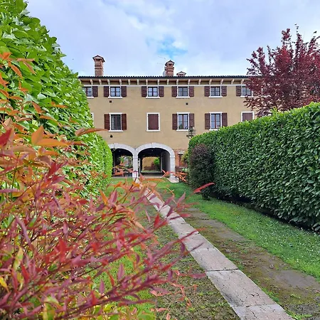 Corte Violeti La Ruota Apartment